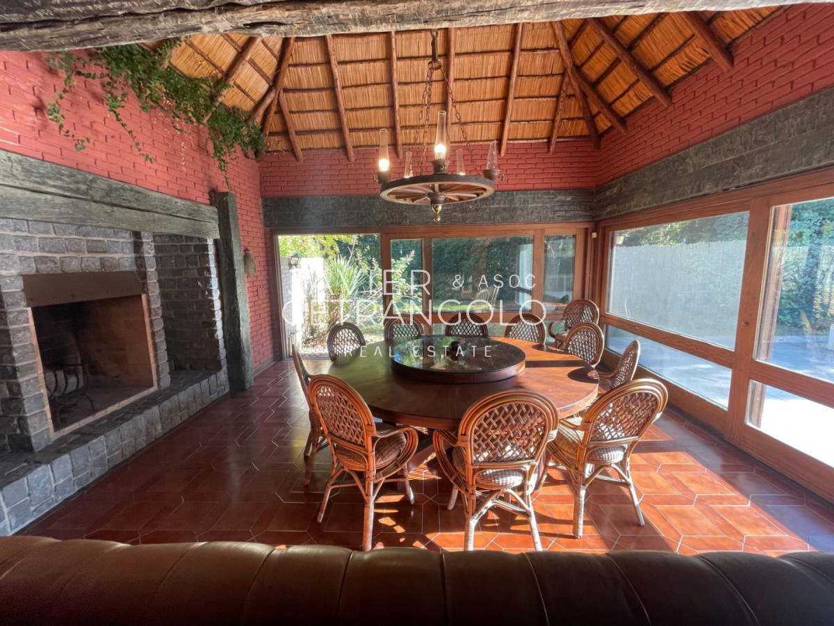 Casa ID.411 - Casa 5 dormitorios Carrasco Sur