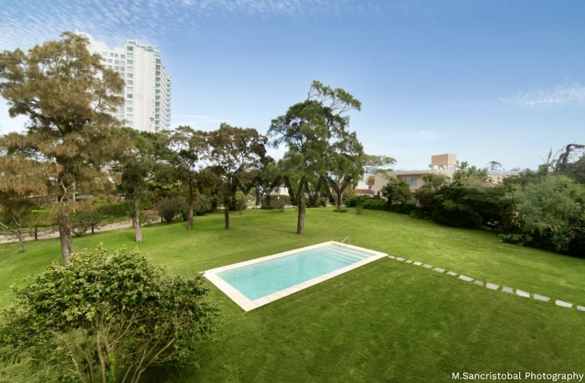 Casa ID.286/Venta-Casa-4-dormitorios-Playa-mansa-1-cuadra-playa-Punta-del-Este - Venta Casa 4 dormitorios Playa mansa 1 cuadra playa Punta del Este