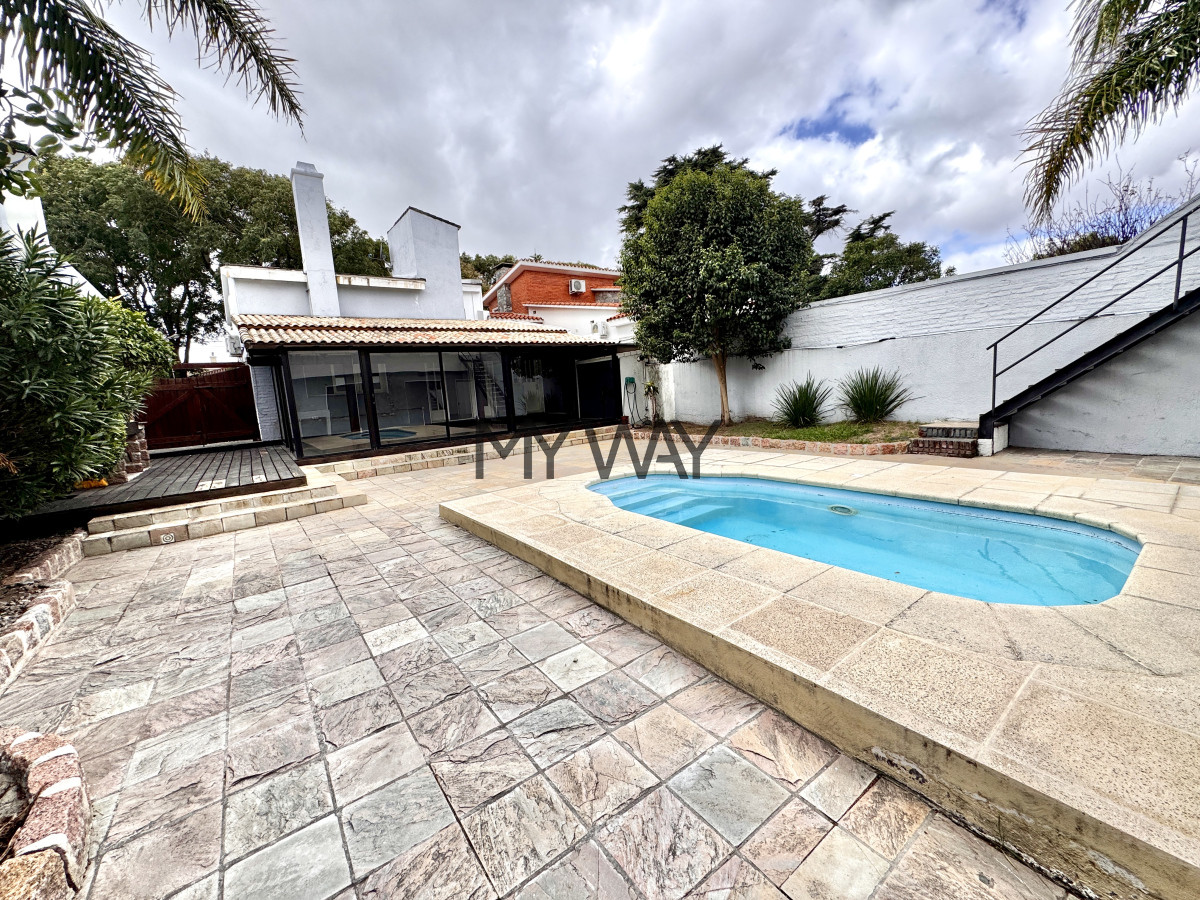 Casa ID.346/Carrasco-casa-4-dormitorios - Carrasco casa 4 dormitorios