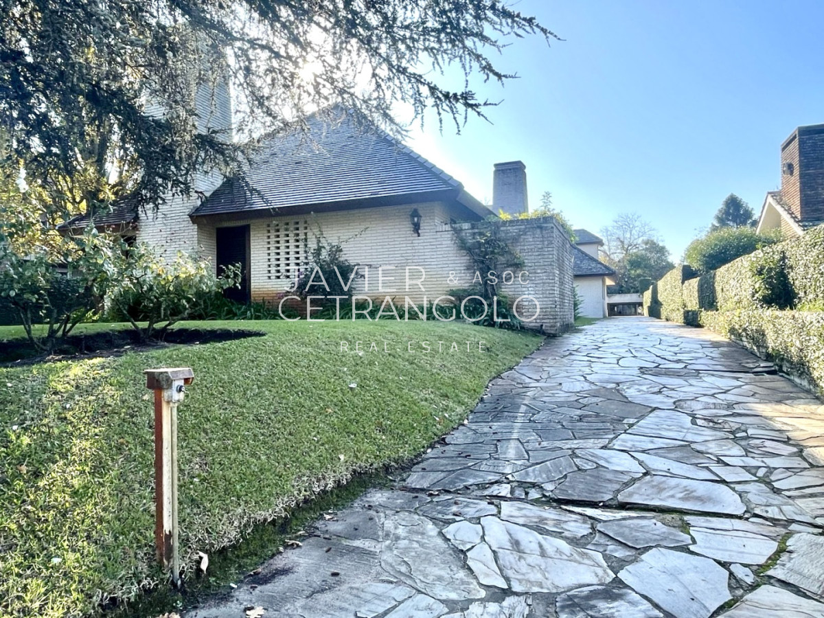 Casa ID.411 - Casa 5 dormitorios Carrasco Sur