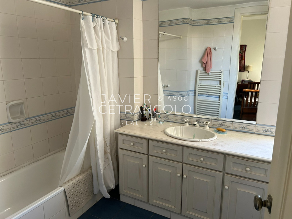 Casa ID.406 - Casa Clasica  5 dormitorios Carrasco Sur
