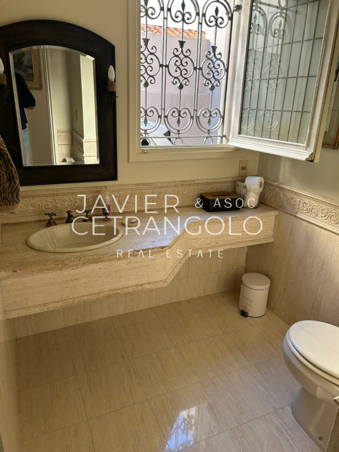 Casa ID.406 - Casa Clasica  5 dormitorios Carrasco Sur