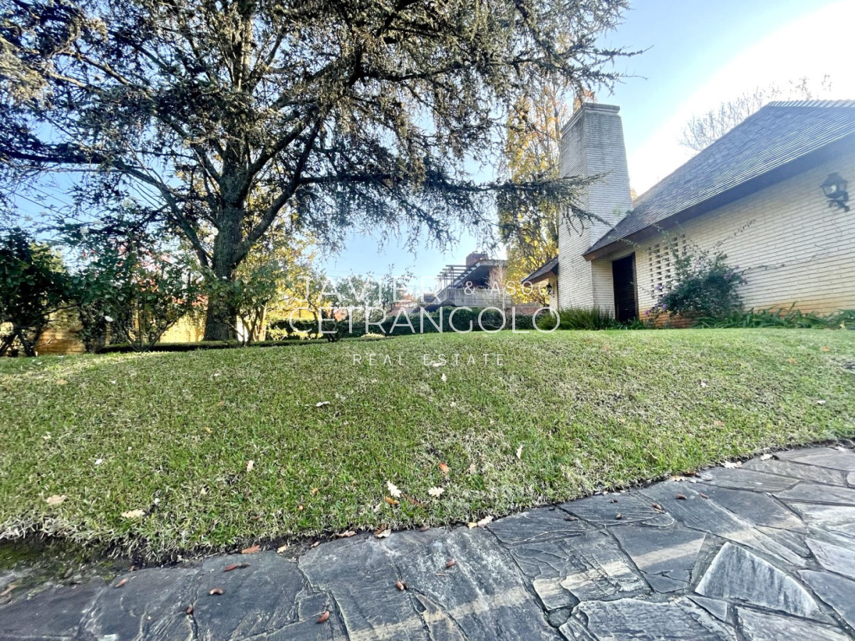 Casa ID.411 - Casa 5 dormitorios Carrasco Sur