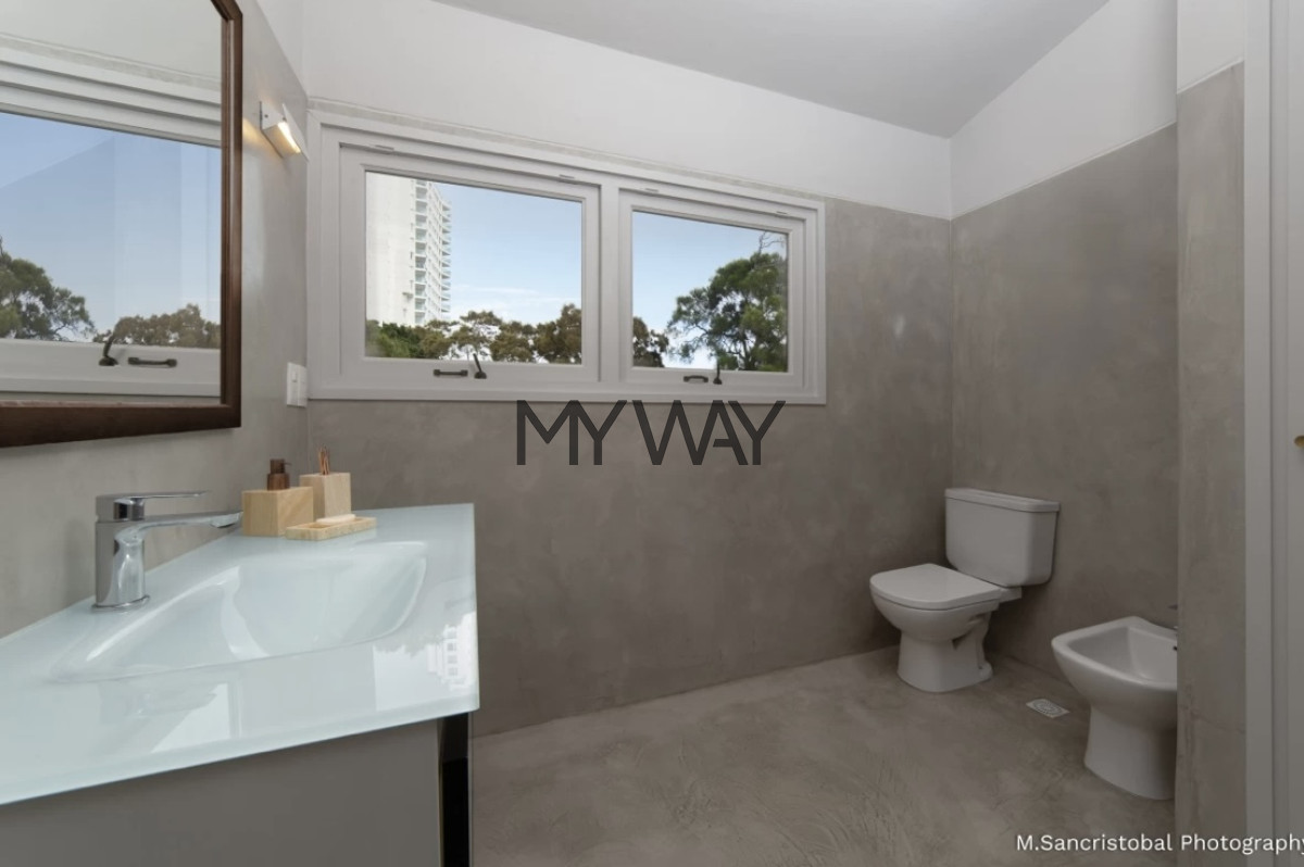 Casa ID.286/Venta-Casa-4-dormitorios-Playa-mansa-1-cuadra-playa-Punta-del-Este - Venta Casa 4 dormitorios Playa mansa 1 cuadra playa Punta del Este