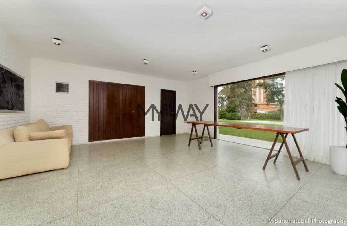 Casa ID.286/Venta-Casa-4-dormitorios-Playa-mansa-1-cuadra-playa-Punta-del-Este - Venta Casa 4 dormitorios Playa mansa 1 cuadra playa Punta del Este