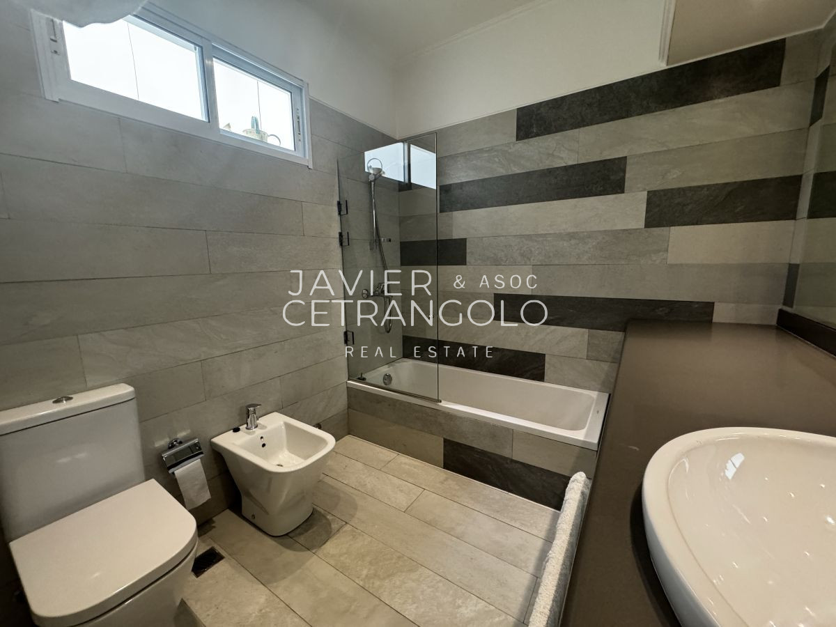 Casa ID.323 - Excelente Casa 4 Dormitorios con Piscina Punta Carretas