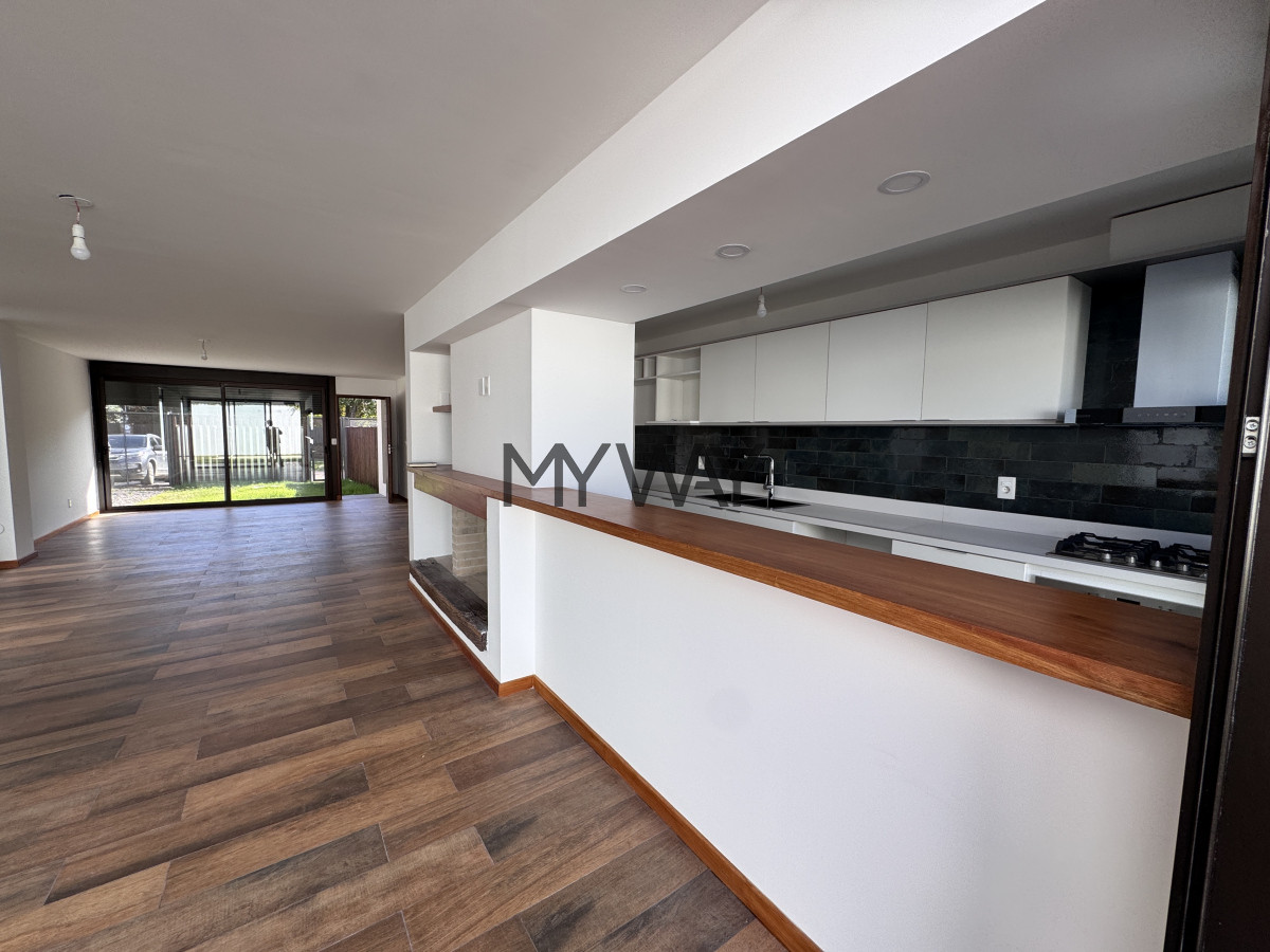 Casa ID.367/Casa-PH-3-dormitorios-con-Piscina-Carrasco-Sur - Casa PH 3 dormitorios con Piscina Carrasco Sur