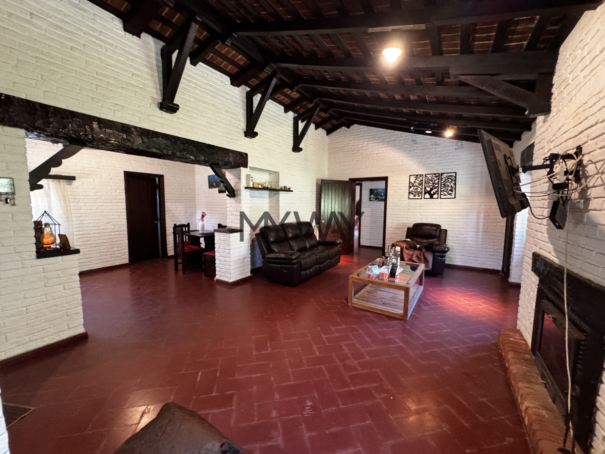 Casa ID.329/Casa-Oficina-Carrasco-Sur-4-dormitorios- - Casa Oficina Carrasco Sur 4 dormitorios 
