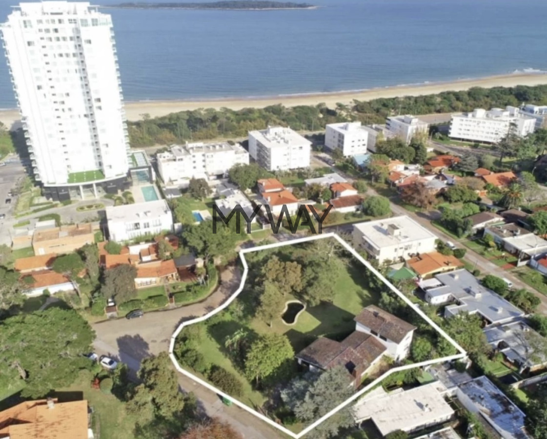 Casa ID.286/Venta-Casa-4-dormitorios-Playa-mansa-1-cuadra-playa-Punta-del-Este - Venta Casa 4 dormitorios Playa mansa 1 cuadra playa Punta del Este
