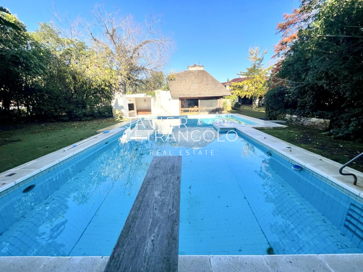 Casa ID.411 - Casa 5 dormitorios Carrasco Sur