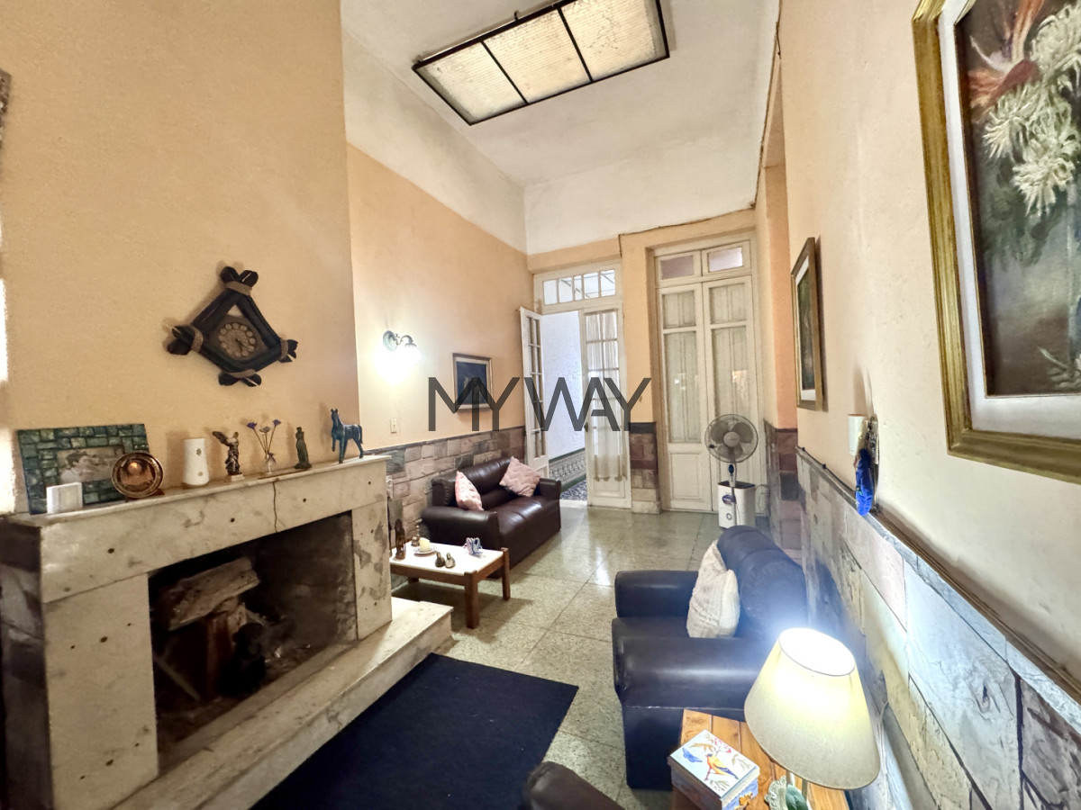 Casa ID.396/Casa,-excelente-punto-Comercial-Barrio-Reus - Casa, excelente punto Comercial Barrio Reus