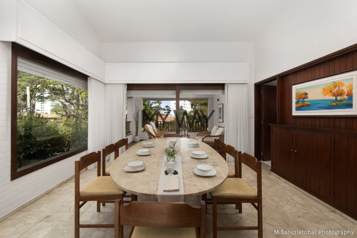 Casa ID.286/Venta-Casa-4-dormitorios-Playa-mansa-1-cuadra-playa-Punta-del-Este - Venta Casa 4 dormitorios Playa mansa 1 cuadra playa Punta del Este
