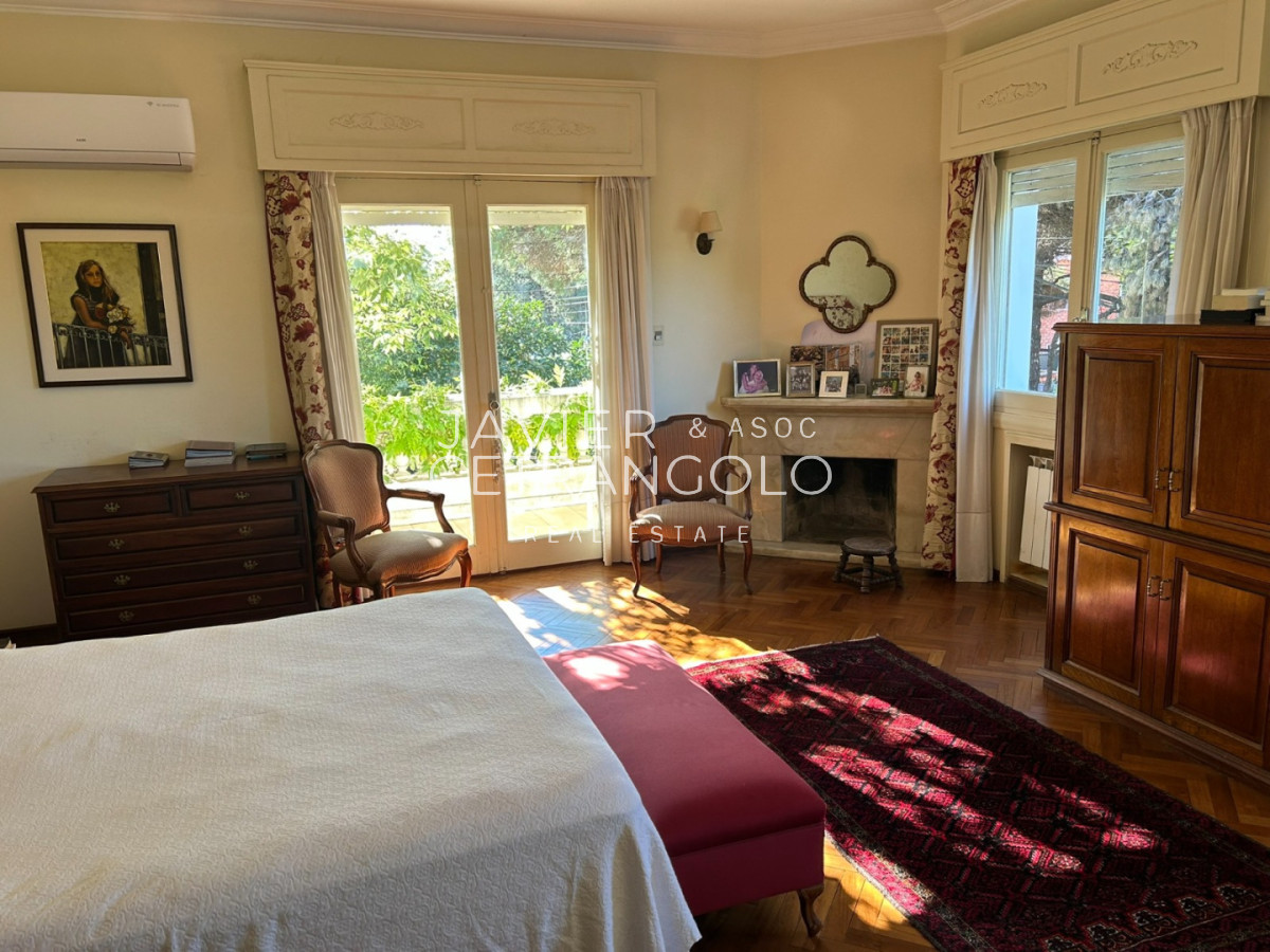 Casa ID.406 - Casa Clasica  5 dormitorios Carrasco Sur
