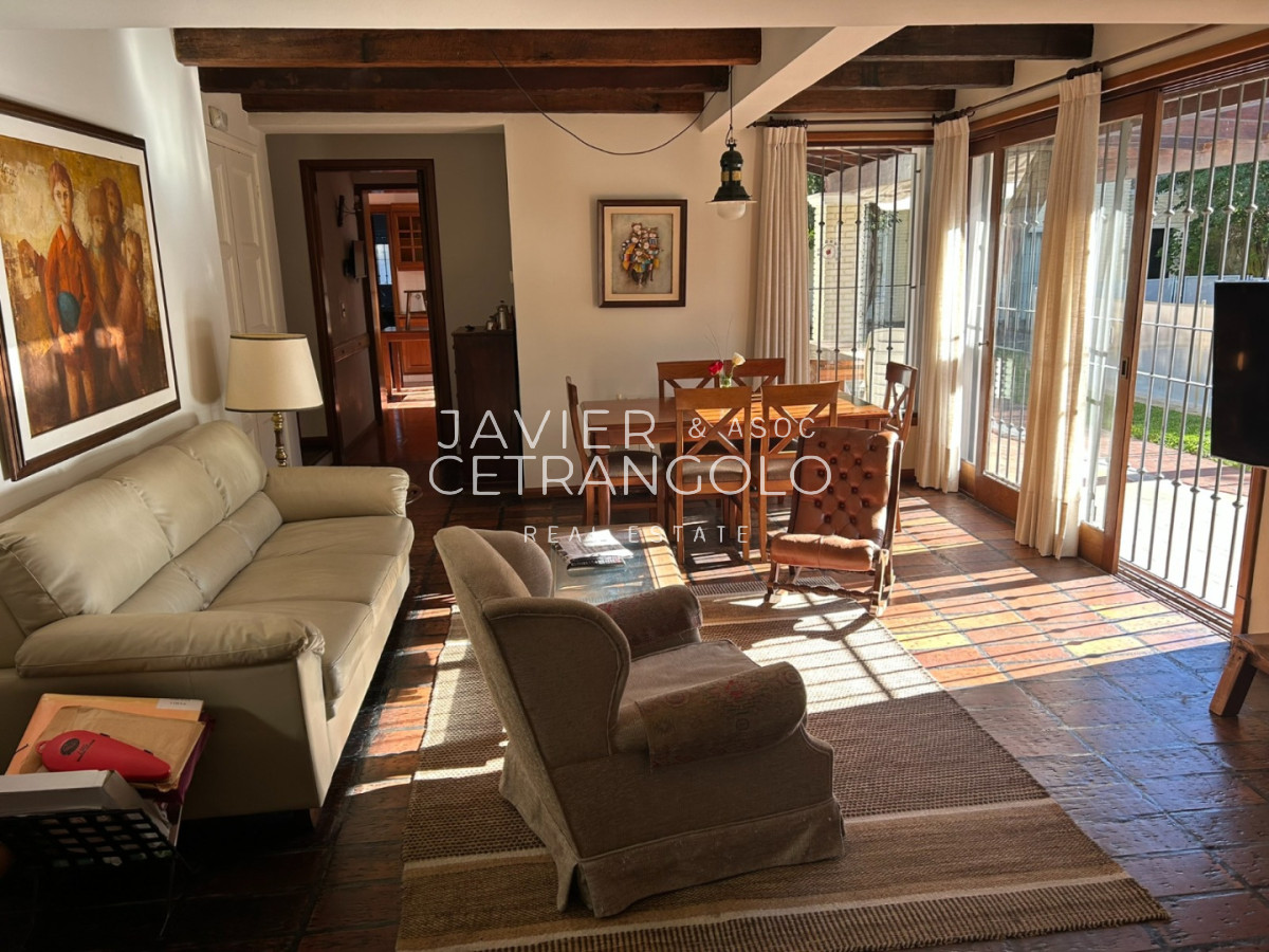 Casa ID.406 - Casa Clasica  5 dormitorios Carrasco Sur