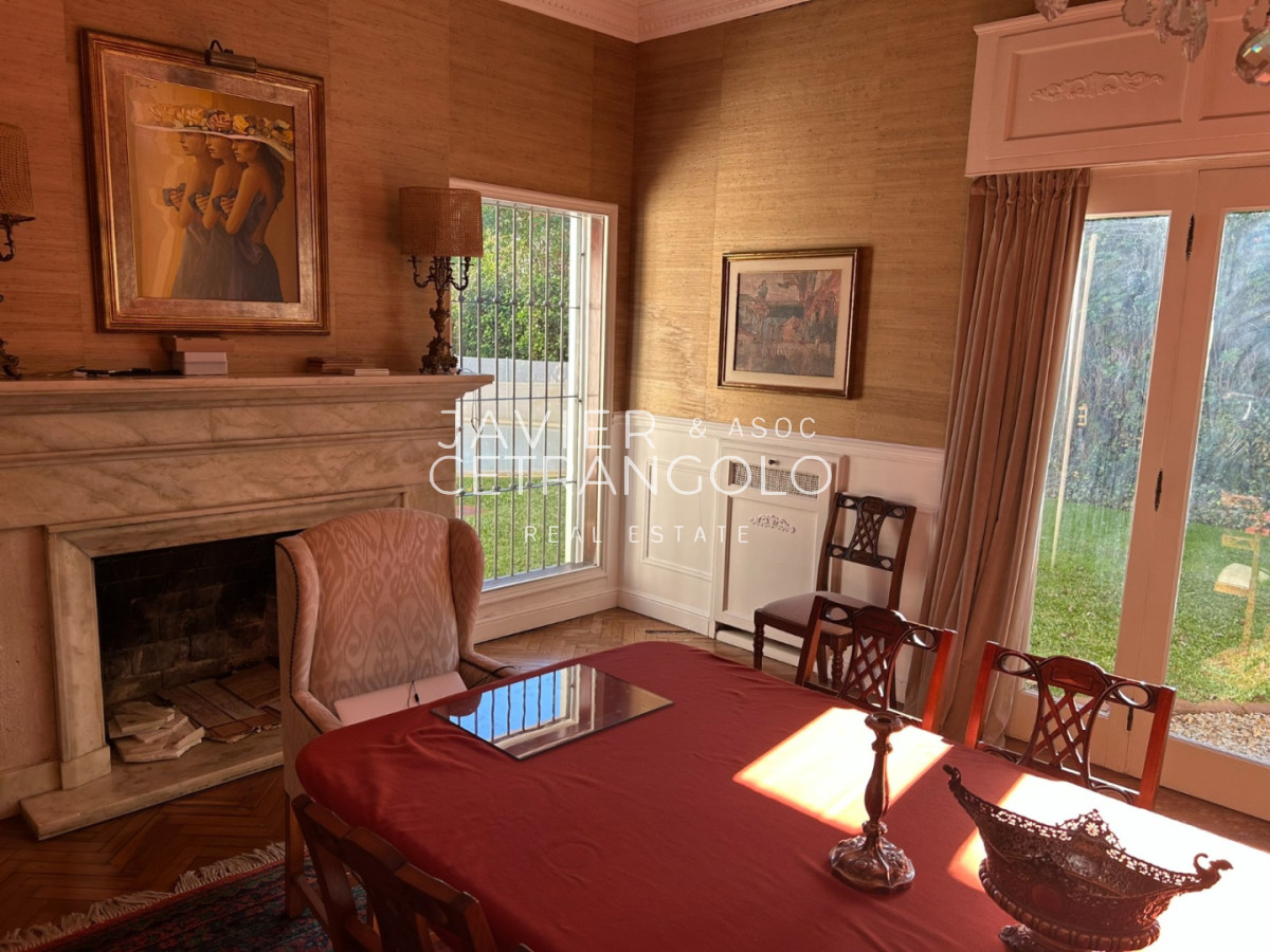 Casa ID.406 - Casa Clasica  5 dormitorios Carrasco Sur