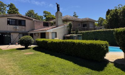 Casa 4 dormitorios Carrasco ideal oficina a 1 cuadra de Arocena