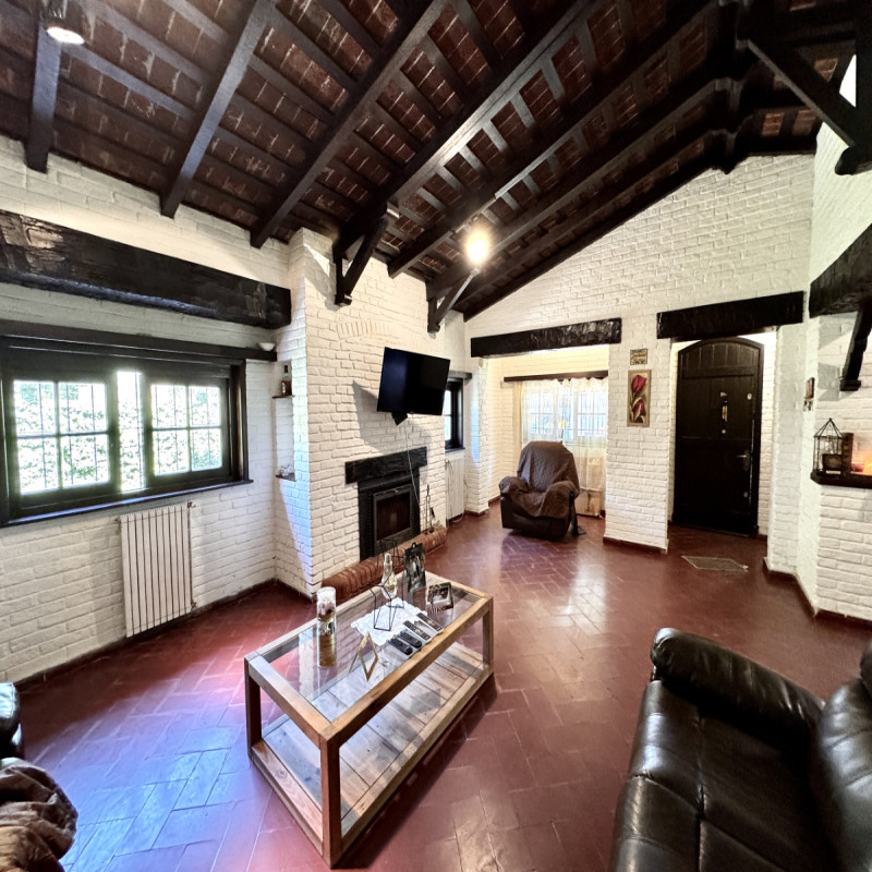 Casa Oficina Carrasco Sur 4 dormitorios 