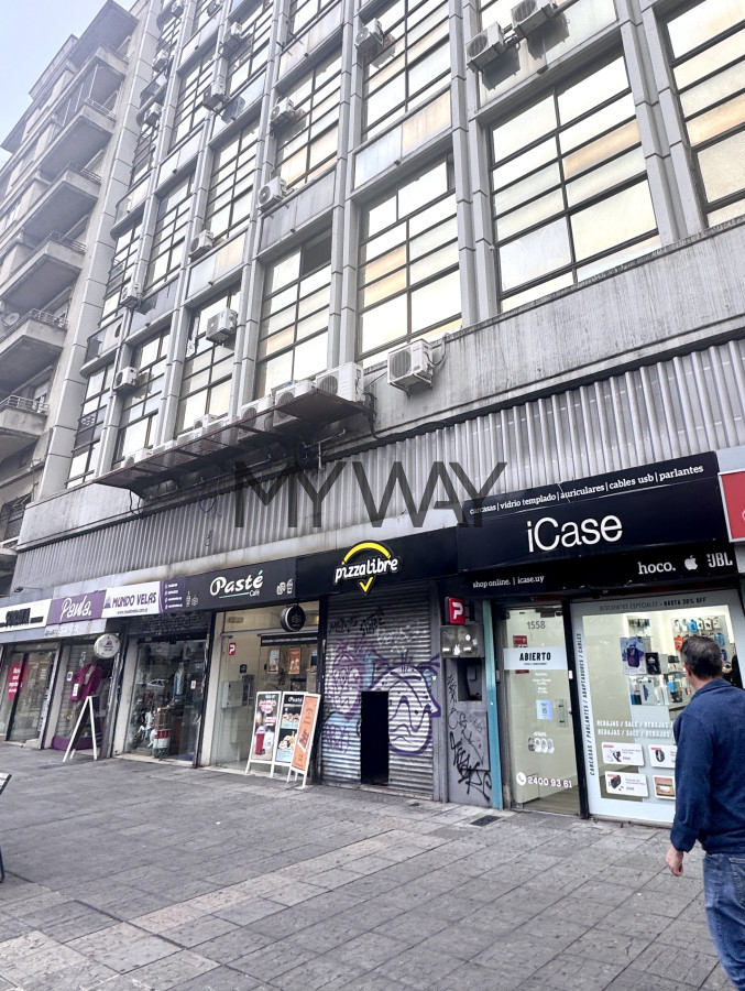 Local Comercial ID.363/Local-Comercial-sobre-18-de-Julio-con-renta - Local Comercial sobre 18 de Julio con renta