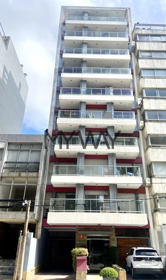 Apartamento ID.99/Apartamento--1-dormitorio-y-medio-a-una-cuadra-del-mar-Punta-Carretas - Apartamento  2 dormitorio  a una cuadra del mar Punta Carretas