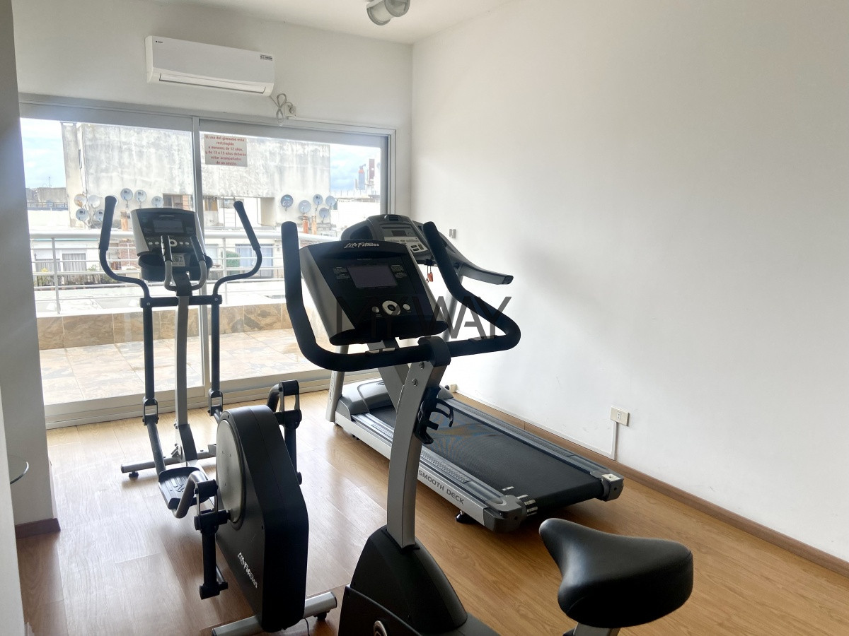 Apartamento ID.99/Apartamento--1-dormitorio-y-medio-a-una-cuadra-del-mar-Punta-Carretas - Apartamento  1 dormitorio y medio a una cuadra del mar Punta Carretas