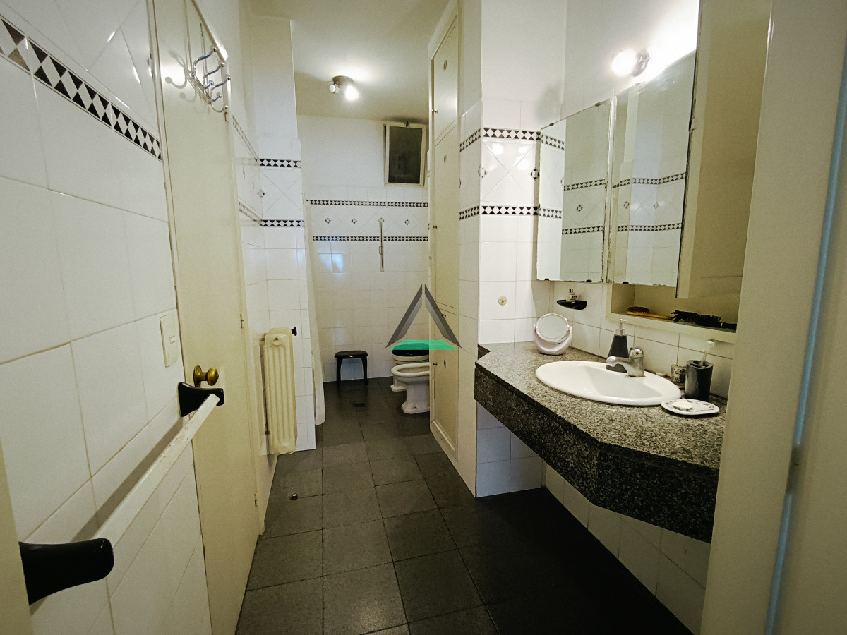 Apartamento ID.106 - VENTA APARTAMENTO FAMILIA GRANDE, UNIVERSIDADES, ENTRETENIMIENTOS, SERVICIOS !!