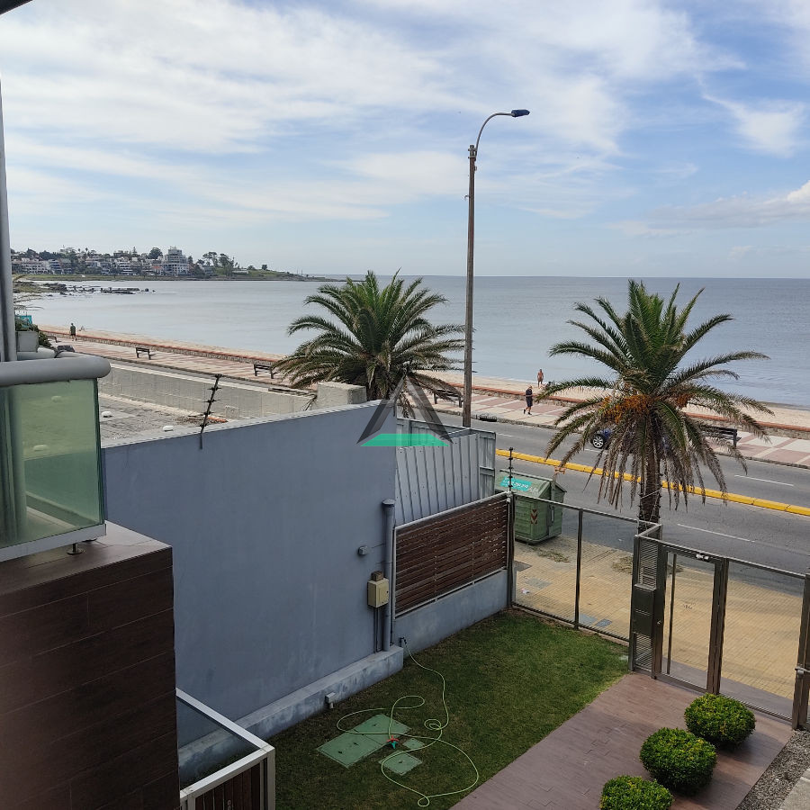 Apartamento ID.7 - VENTA APARTAMENTO 2 DORM. PRIMERA LINEA  MAR !!