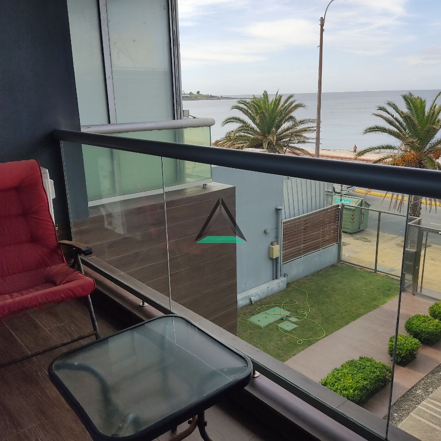 Apartamento ID.7 - VENTA APARTAMENTO 2 DORM. PRIMERA LINEA  MAR !!