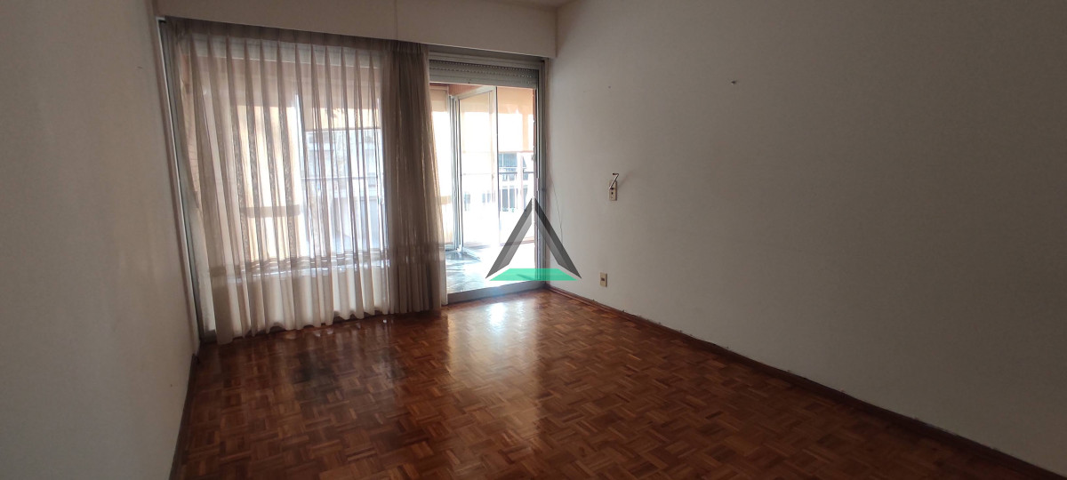Apartamento ID.56 - SCOSERÍA 100 mts. DE RAMBLA