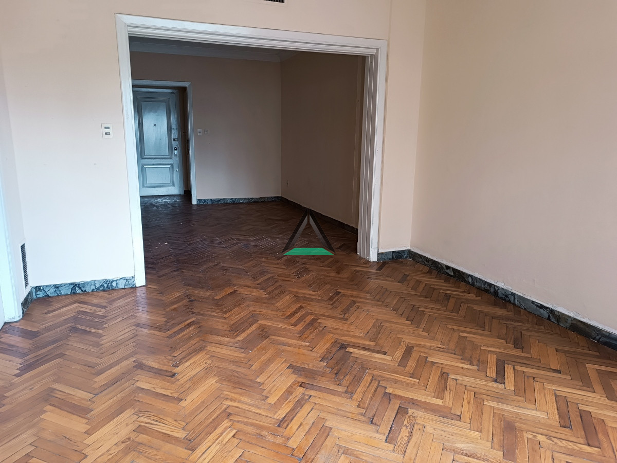Apartamento ID.92 - VENTA APARTAMENTO PLAZA INDEPENDENCIA A RECICLAR 