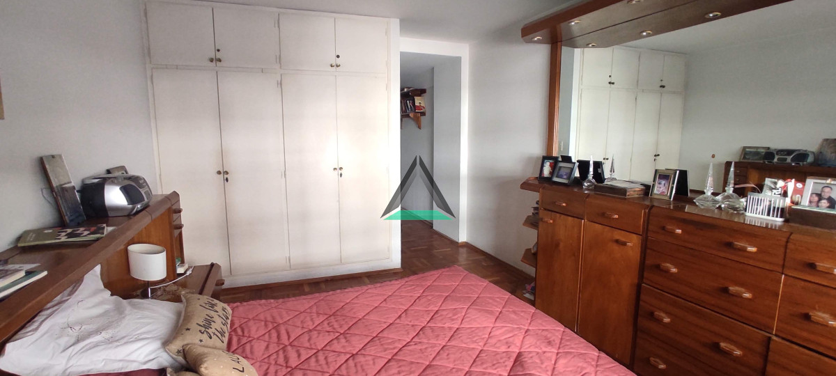 Apartamento ID.50 - EXCELENTE PLANTA PLENO POCITOS DESPEJADO Y SOLEADO 