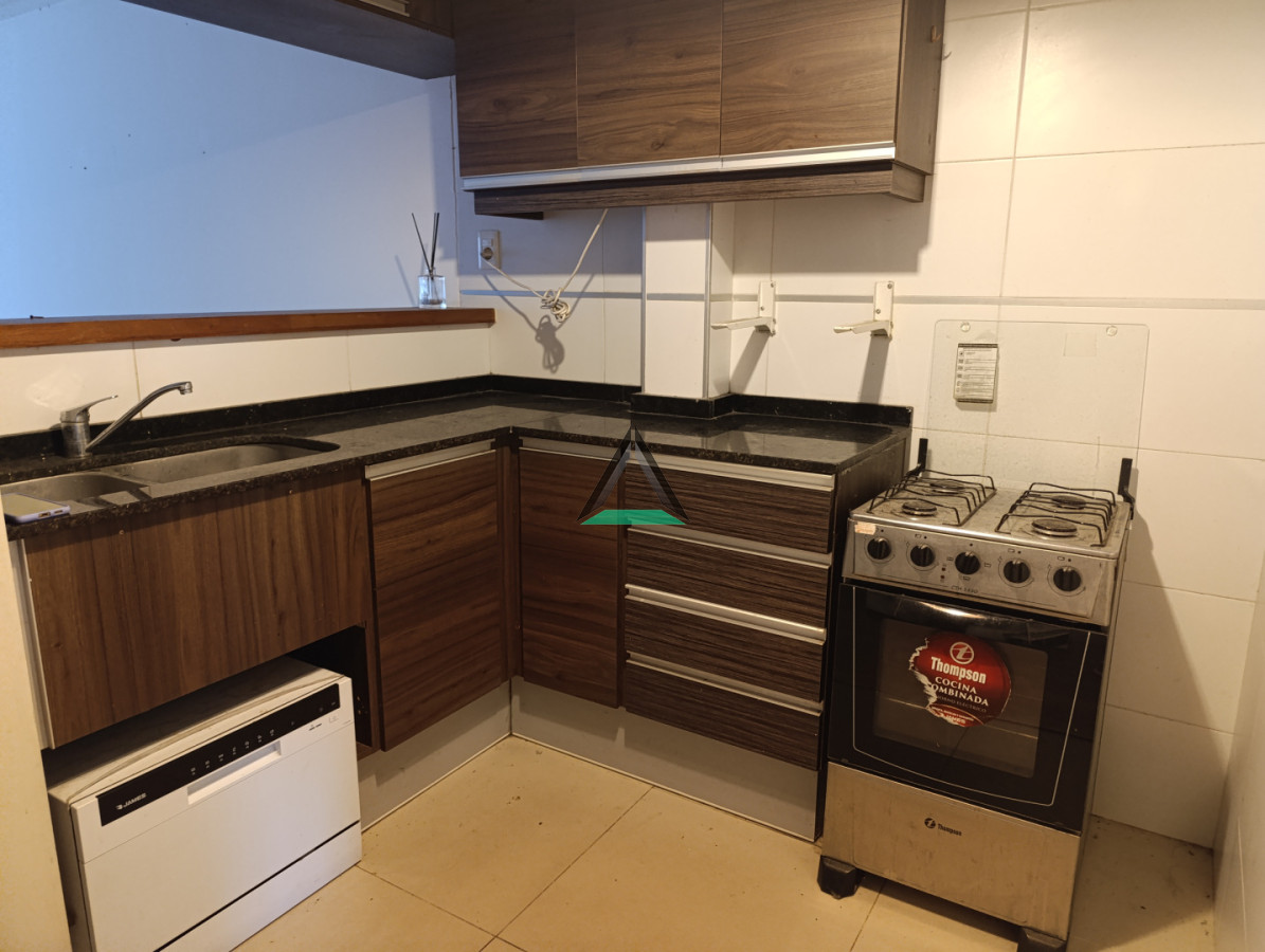 Apartamento ID.133 - ALQUILER APARTAMENTO 2 DORM. POCITOS PATIO DISFRUTABLE PARA PARRILLERO, TERRAZA AL FRENTE, GARAGE