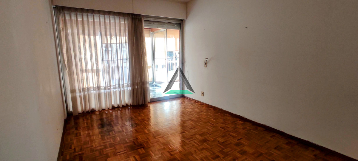 Apartamento ID.56 - SCOSERÍA 100 mts. DE RAMBLA