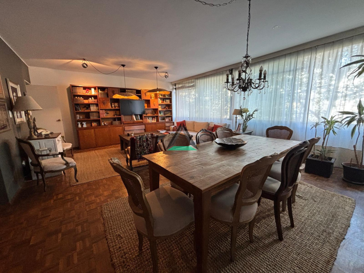 Apartamento ID.141 - A metros de Rambla, Pocitos living apaisado amplio 3 dorm y servicio garage grande