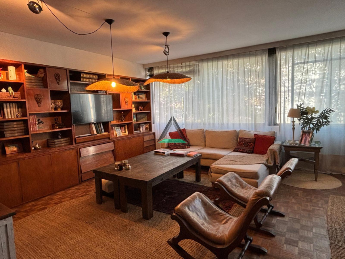 Apartamento ID.141 - A metros de Rambla, Pocitos living apaisado amplio 3 dorm y servicio garage grande