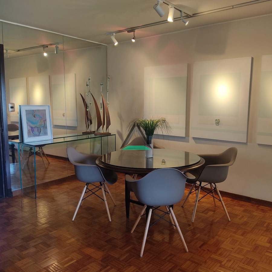 Apartamento ID.119 - VENTA APARTAMENTO GOLF SOBRE BULEVAR ARTIGAS, PISO ALTO, LIVING COMEDOR DE GRANDES DIMENSIONES, EXCELENTE, GARAGE FIJO