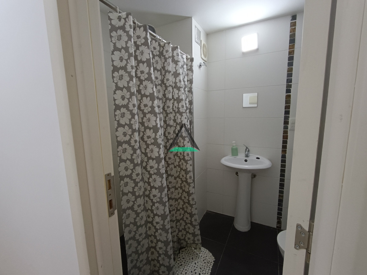 Apartamento ID.77 - VENTA APARTAMENTO PQUE BATLLE 1 DORM. CON GARAGE PARA RENTA