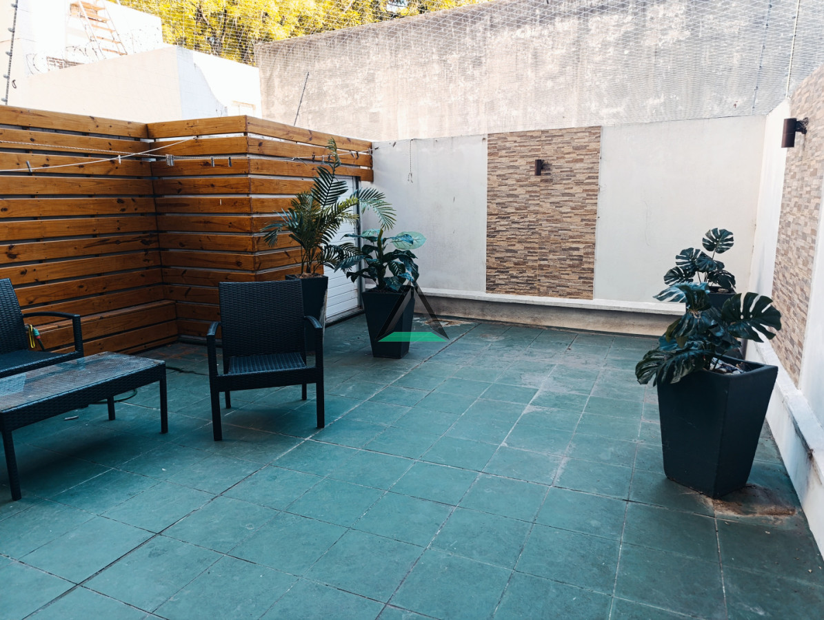 Apartamento ID.133 - ALQUILER APARTAMENTO 2 DORM. POCITOS PATIO DISFRUTABLE PARA PARRILLERO, TERRAZA AL FRENTE, GARAGE