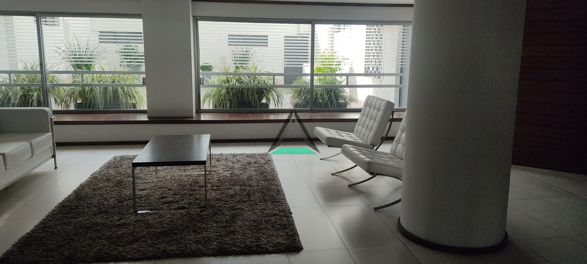 Apartamento ID.50 - EXCELENTE PLANTA PLENO POCITOS DESPEJADO Y SOLEADO 