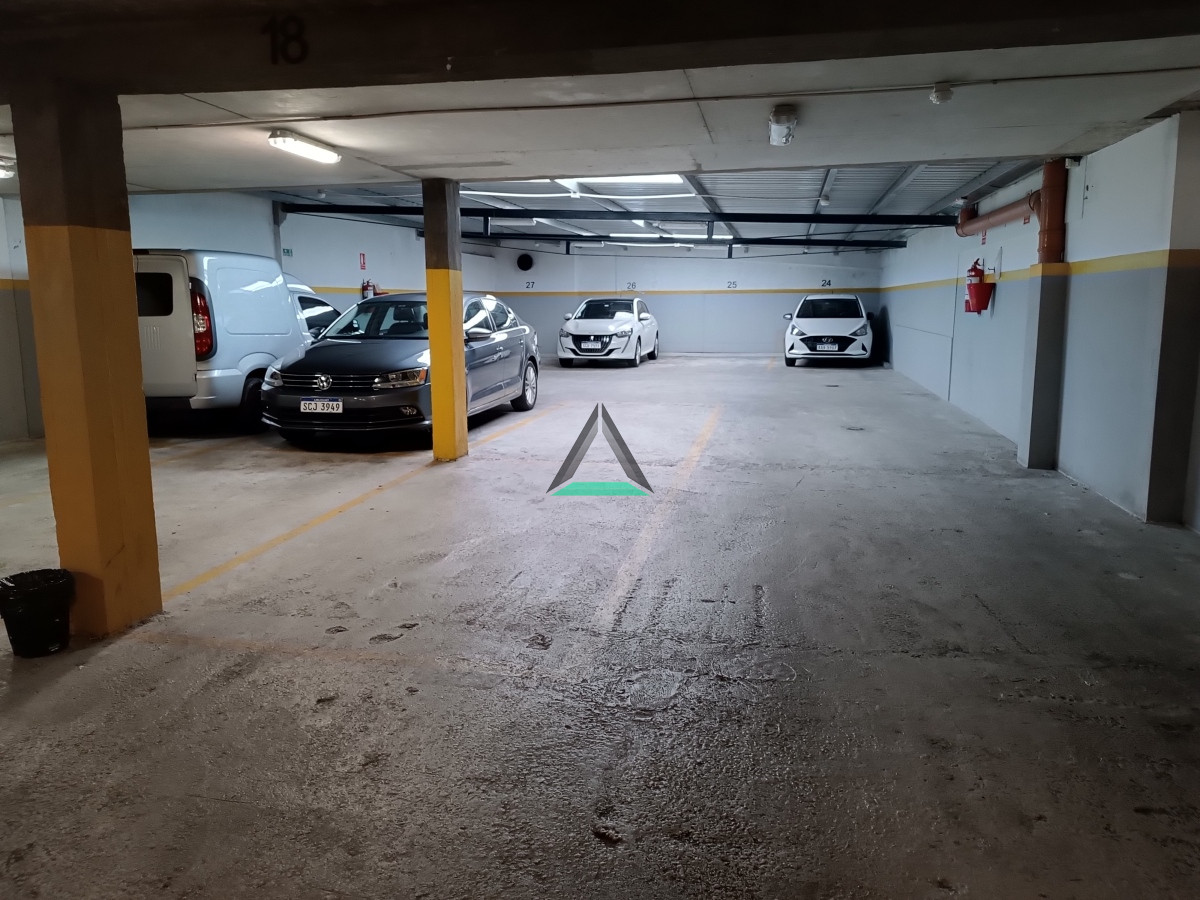 Apartamento ID.77 - VENTA APARTAMENTO PQUE BATLLE 1 DORM. CON GARAGE PARA RENTA