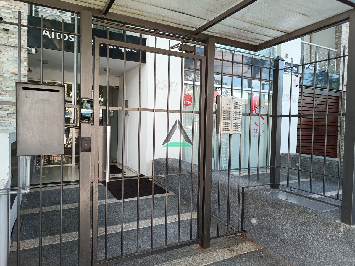 Apartamento ID.77 - VENTA APARTAMENTO PQUE BATLLE 1 DORM. CON GARAGE PARA RENTA
