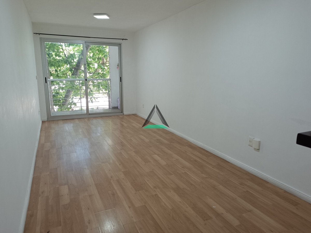 Apartamento ID.77 - VENTA APARTAMENTO PQUE BATLLE 1 DORM. CON GARAGE PARA RENTA