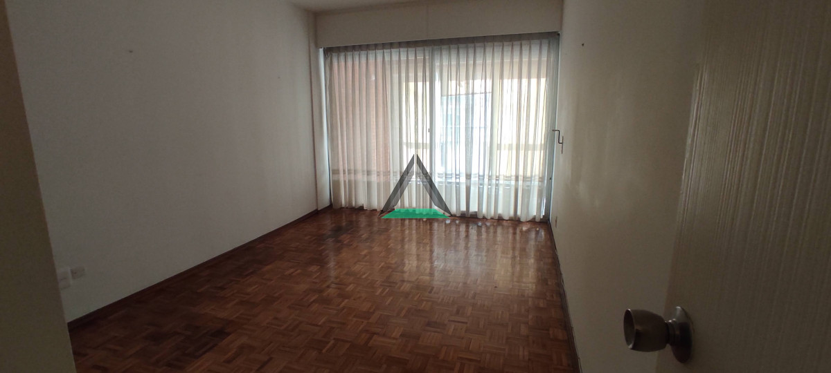 Apartamento ID.56 - SCOSERÍA 100 mts. DE RAMBLA