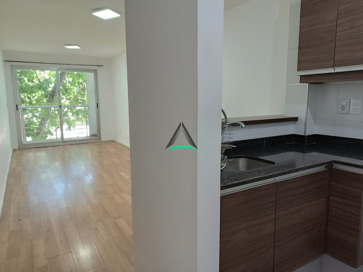 Apartamento ID.77 - VENTA APARTAMENTO PQUE BATLLE 1 DORM. CON GARAGE PARA RENTA