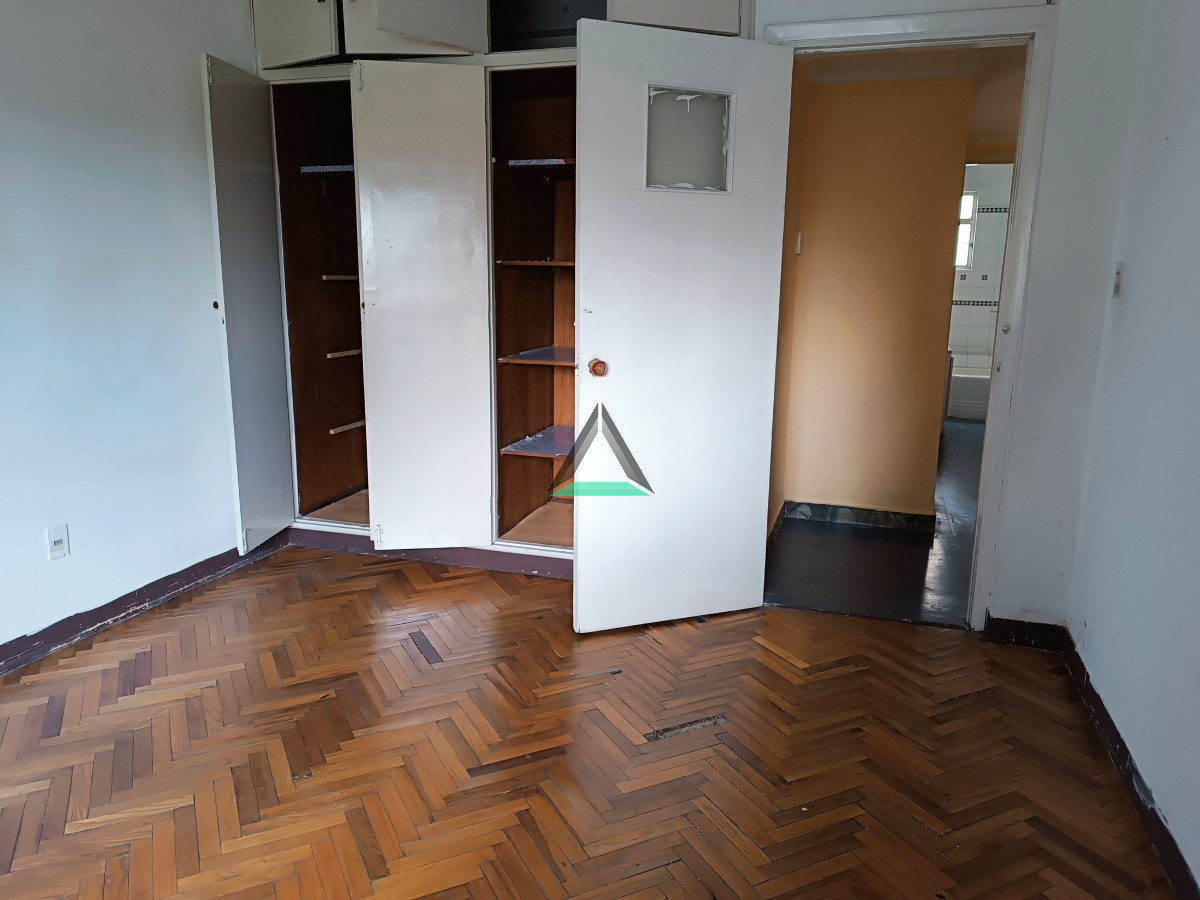 Apartamento ID.92 - VENTA APARTAMENTO PLAZA INDEPENDENCIA A RECICLAR 