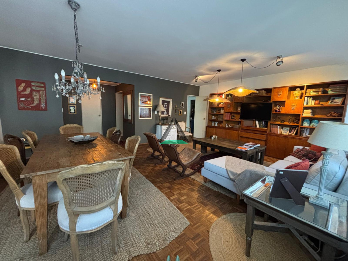 Apartamento ID.141 - A metros de Rambla, Pocitos living apaisado amplio 3 dorm y servicio garage grande