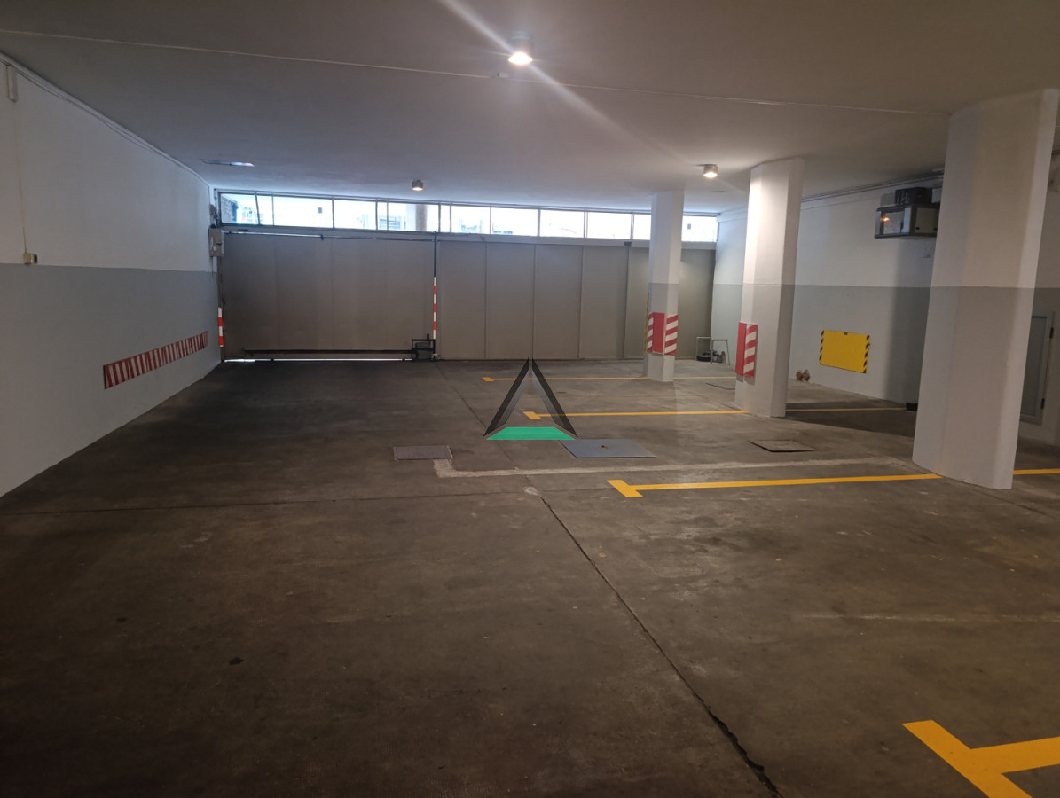 Apartamento ID.141 - A metros de Rambla, Pocitos living apaisado amplio 3 dorm y servicio garage grande