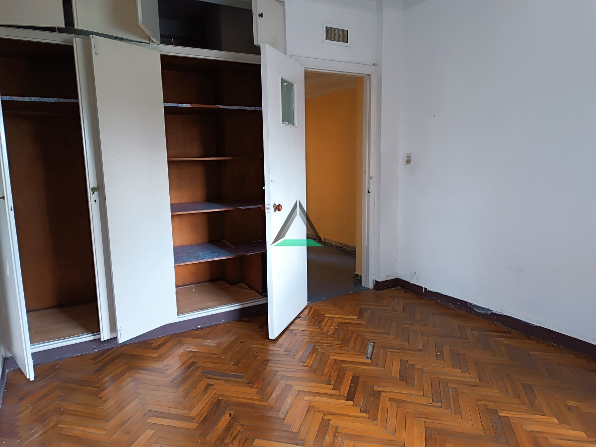 Apartamento ID.92 - VENTA APARTAMENTO PLAZA INDEPENDENCIA A RECICLAR 