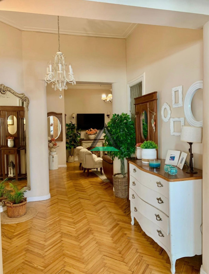 Apartamento ID.117 - VENTA APARTAMENTO 3 DORMITORIOS SEÑORIAL A NUEVO MUY LUMINOSO