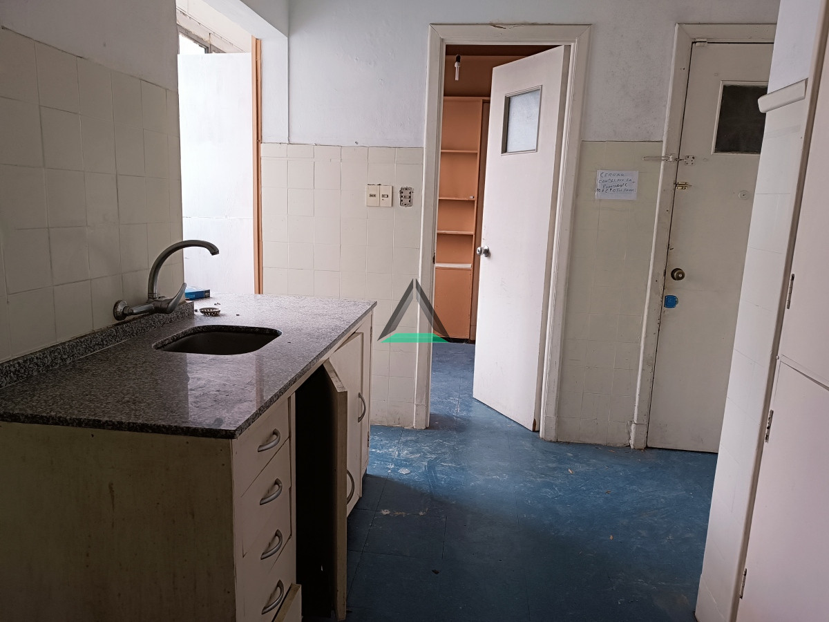 Apartamento ID.92 - VENTA APARTAMENTO PLAZA INDEPENDENCIA A RECICLAR 