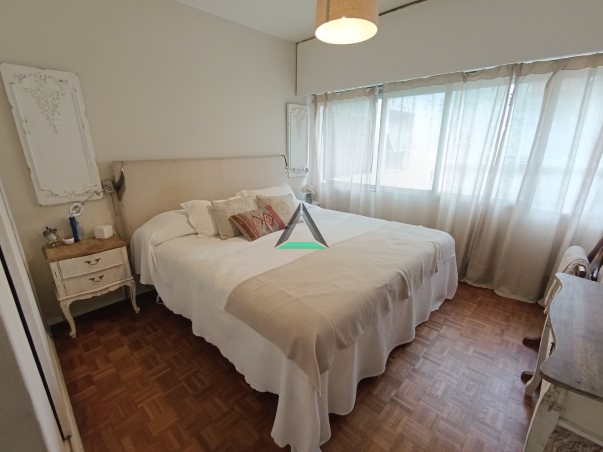 Apartamento ID.141 - A metros de Rambla, Pocitos living apaisado amplio 3 dorm y servicio garage grande